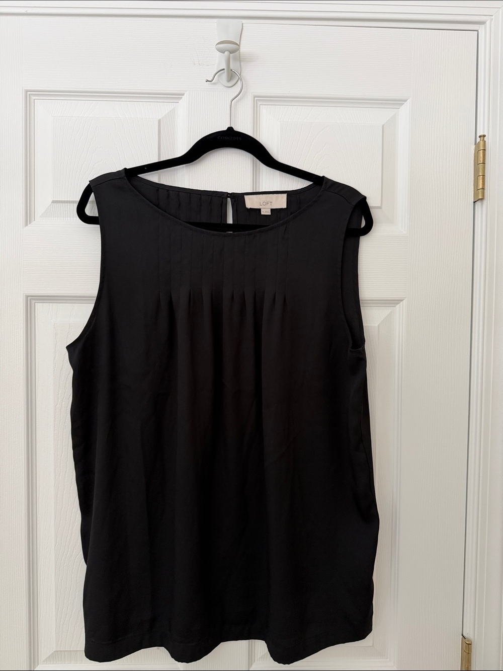 LOFT Black Pleated Front Sleeveless Top